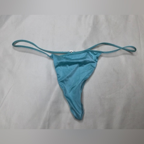 Victoria's Secret Other - Vintage Victoria’s Secret Very Sexy V-String Panty - M